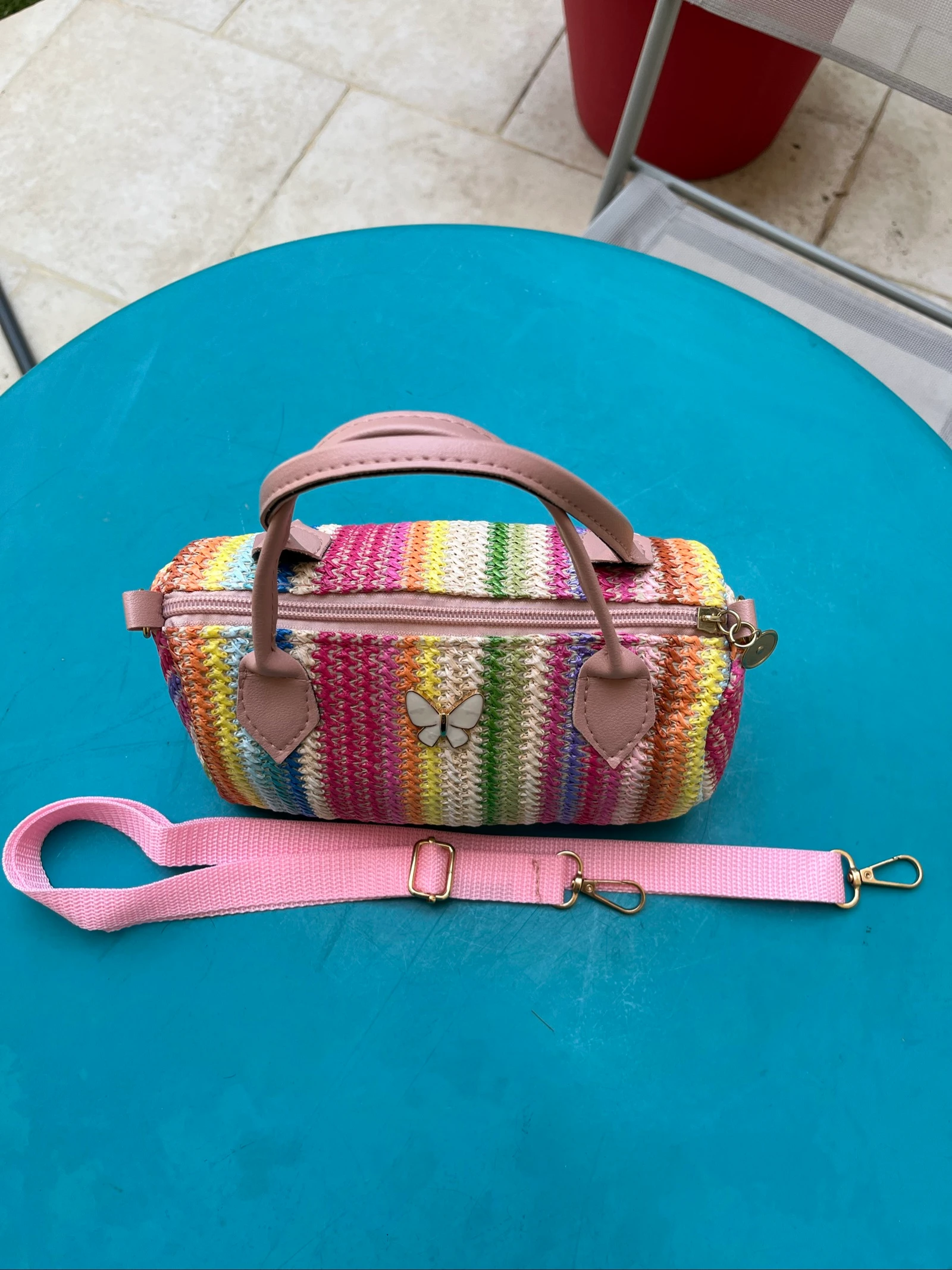 Kleurrijk gevlochten tas – gouden vlinder & roze schouderband – photo 2